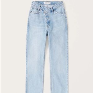 A&F NWT high-rise dad jeans - light wash 26S
